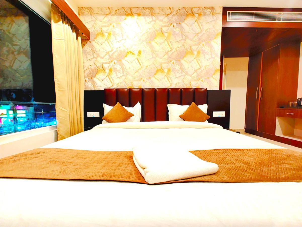 Neelkanth Hotel Ayodhya Exterior photo
